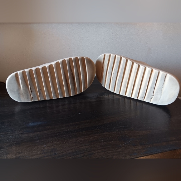 Adidas YEEZY Slide Bone 2020 - Picture 11 of 13